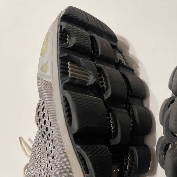 On Cloud Cloudsurfer Men’s Size 11.5 Light Gray Running Shoes Small Flaws - Picture 8 of 9